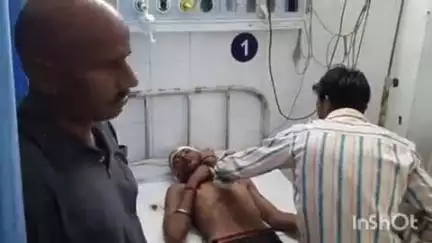 रामपुर: बेलाव बाजार के पास ट्रैक्टर में पीछे से बाइक ने मारी टक्कर, चालक घायल, सदर से किया गया रेफर