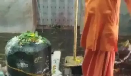 budhwa Mahadev Mandir budhwa Mahadev ara BhojpurBihar  Mandir ke pujari ke dwara yah video jari Kiya Gaya