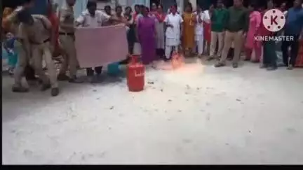 কুলপি: হাসপাতালে আগুন লাগলে প্রাথমিকভাবে স্বাস্থ্য কর্মীরা কিভাবে আগুন নেভাবে কুলপি স্বাস্থ্য কেন্দ্ প্রশিক্ষণ দিলে দমকল বাহিনী