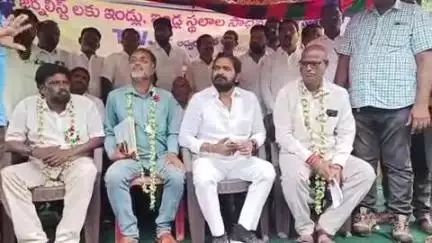 హన్వాడ: పట్టణంలో టీడబ్ల్యూజేఎఫ్ జర్నలిస్టు ఫోరం ఆధ్వర్యంలో కొనసాగుతున్న రిలే దీక్షలకు మద్దతు తెలిపిన మాజీ మంత్రి శ్రీనివాస్ గౌడ్