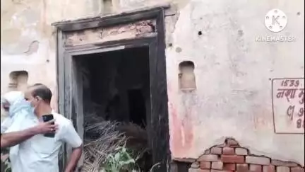 महेंद्रगढ़: गांव खेड़की की खंडहरनुमा हवेली में मिला एक व्यक्ति का शव, ग्रामीणों ने बदबू आने पर पुलिस को दी सूचना