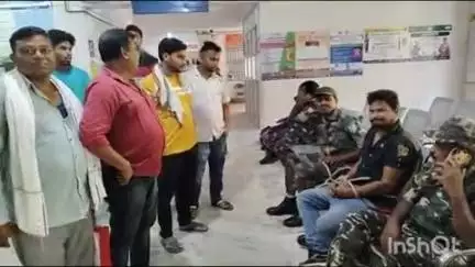 घाटशिला: विधायक प्रतिनिधि जगदीश भकत के प्रयास से चुड़िंदा गांव के शांतनु सिंह सरदार को कांके मानसिक अस्पताल भेजा गया