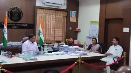 बुलढाणा: जळगाव जामोद येथील दिवंगत पंकज देशमुख यांच्या मृत्यू प्रकरणी सीआयडी चौकशी करण्यासाठी जिल्हाधिकारी यांना निवेदन
