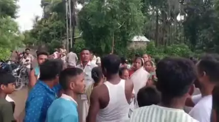 ছিপাঝাৰ: মন্দিৰত মিঞা লোকৰ প্ৰৱেশৰ পাছতেই বমনপথাৰত কালী মন্দিৰত উত্তপ্ত পৰিস্থিতি, ঘটনাস্থলীত উপস্থিত আৰক্ষী