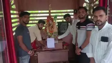 बड़वानी: छोटी खरगोन में शराब से परेशान महिलाओं ने कलेक्टर से शराबबंदी की मांग की, बोलीं- कई महिलाएं घर छोड़ चुकी हैं