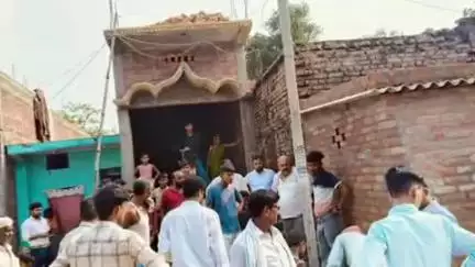 फुलवरिया: ठकुरी चक, चौबे परसा समेत 4 गांवों में विद्युत चोरी के खिलाफ विभाग ने मारा छापा, 10 लोग पकड़े