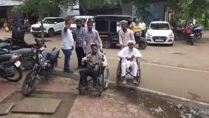 खंडवा नगर: कल्लनगंज में अतिक्रमण कार्रवाई के बाद दुकानदार की मौत, परिजनों ने कलेक्टर से लगाई गुहार