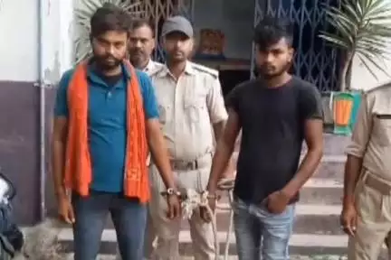 हलसी: वाजिदपुर गांव में हथियार लहराने और फायरिंग करने के वीडियो वायरल मामले में पुलिस ने दो अभियुक्तों को किया गिरफ्तार