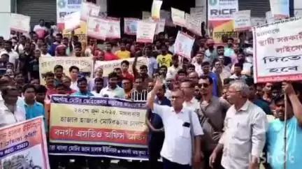 বনগাঁ: সারা বাংলা মোটর ভ্যান চালক ইউনিয়নের পক্ষ থেকে বনগাঁ এস বি ও অফিসে ডেপুটেশন দিল আজ