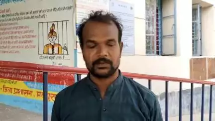 सिंघेश्वर: महावीर चौक पर उचक्कों ने बाइक की डिक्की से ₹50 हजार निकाले