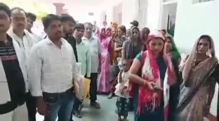 हमीरपुर: भूमिहीन दलितों को आवासीय खेती की भूमि दिलाने के लिए दिया ज्ञापन