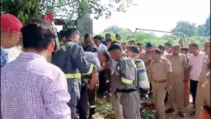 शिकोहाबाद: नगला पोहपी में मोबाइल निकालने कुएं में उतरे चाचा और दो भतीजों की मौत, 4 घंटे चला रेस्क्यू, मिथेन गैस से गई जान