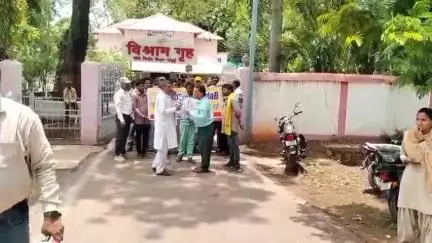 वीरांगना रानी दुर्गावती शहादत दिवस पर गंडई में सामाजिक बंधुओं ने रेस्ट हाउस से निकाली रैली, की सामाजिक बैठक