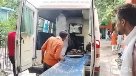 बांदा: उमरेहड़ा गांव के पास रोड किनारे खड़े 8 वर्षीय बच्चे को बाइक सवार ने मारी टक्कर, बच्चा गंभीर रूप से घायल हुआ