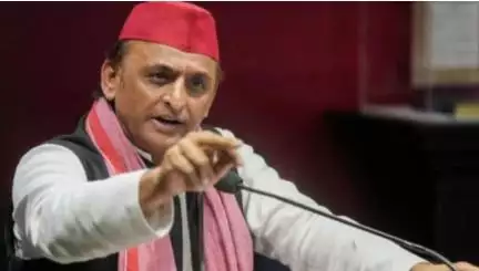इटावा में जिस कथावाचक के साथ हुई बदसलूकी, उसे लखनऊ बुलाकर अखिलेश यादव ने किया सम्मानित; कही ये बात