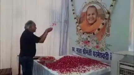 रोहतक: सेक्टर 14: पूर्व स्पीकर कुलदीप शर्मा ने पूर्व वित्त मंत्री कैप्टन अभिमन्यु की माता के निधन पर शोक व्यक्त किया