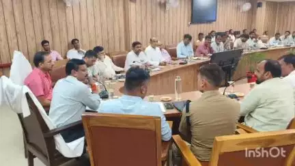 गोरखपुर: आगामी मोहर्रम त्योहार के दृष्टिगत नगर निगम कार्यालय गोरखपुर में महापौर और नगर आयुक्त की अध्यक्षता में बैठक सम्पन्न हुई