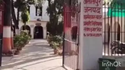 जलालपुर: जलालपुर कोतवाली के एक गांव से बाइक सवार युवक ने युवती का किया अपहरण, मुकदमा दर्ज
