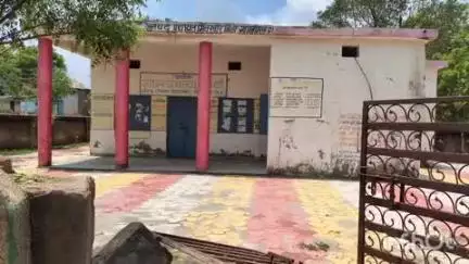 भितरवार: उर्वा पहुंचे जनपद सीईओ, ग्राम पंचायत भवन पर लटका मिला ताला