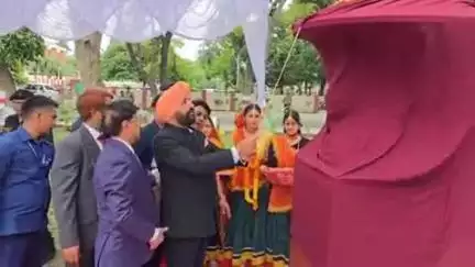 रुद्रपुर: उत्तराखंड के राज्यपाल लेफ्टिनेंट जनरल गुरमीत सिंह ने पंतनगर विश्वविद्यालय में पूर्व कुलपति की मूर्ति का किया अनावरण