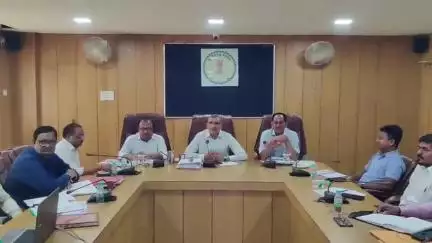 बेरला: कलेक्टर की अध्यक्षता में समय सीमा की बैठक संपन्न, टेमरी ग्राम के समग्र विकास हेतु विभागीय समन्वय के दिए गए निर्देश