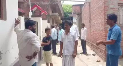 सगड़ी: अलाउद्दीनपट्टी में विद्युत विभाग के उपखंड अधिकारी के नेतृत्व में चेकिंग अभियान, 9 लोगों पर मुकदमा दर्ज