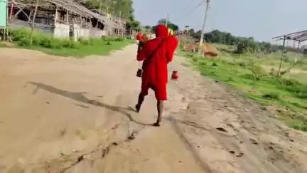 लंभुआ: सावन से पहले शुरू हुई कांवड़ यात्रा, भदैया में हरिद्वार से गंगाजल लेकर बैजनाथ धाम की यात्रा पर निकले कांवड़िए
