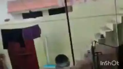 बिजनौर: बिजनौर के गांव दीदा नंगला में रास्ते को लेकर विवाद के बाद दबंगों ने एक परिवार पर किया पथराव