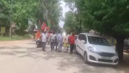 सिमडेगा: भाजपा सिमडेगा ने शहर में आक्रोश मार्च निकालकर बीडीओ को सौंपा ज्ञापन, कानून व्यवस्था पर उठाए सवाल