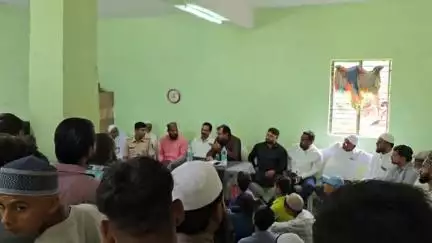 वैजापूर: खंडाळा येथील प्रकरणात अल्पसंख्यांक आयोगाचे सदस्य हुसेन शेख यांनी उपविभागीय अधिकारी कार्यालयात घेतली बैठक