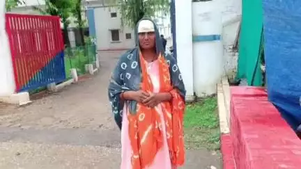 देेेवरिया: बरेठा गांव की दिव्यांग महिला ने सिपाही पर बेरहमी और बर्बरता से पिटाई का गंभीर आरोप लगाया