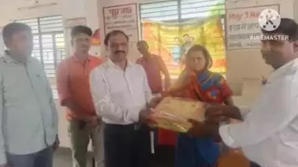 भरगामा : गर्भवती महिला को मिला जच्चा-बच्चा किट, स्वास्थ्य केंद्र में हुआ वितरण