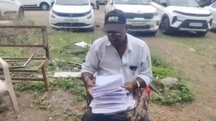 जालना: जालन्यात श्रीमंतांच्या अतिक्रमणाला पालिकेचे संरक्षण?
आरक्षित जागेवरील अतिक्रमणाबाबत तक्रार करूनही पालिकेकडून कारवाई नाही