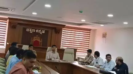 ಮಂಗಳೂರು: ಕಾಲಮಿತಿಯೊಳಗೆ ನೋಂದಣಿ ಪಡೆಯದ ಪೆಟ್ ಶಾಪ್ ಗಳ ಮಾಲೀಕರ ವಿರುದ್ಧ ಅಗತ್ಯ ಕಾನೂನು ಕ್ರಮ  ಕೈಗೊಳ್ಳಿ: ಪಡೀಲ್ ನಲ್ಲಿ ಡಿಸಿ ಸೂಚನೆ