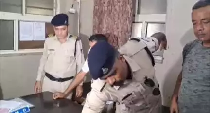 ग्वालियर गिर्द: राजा रघुवंशी हत्याकांड: ग्वालियर से पकड़ा गया लोकेंद्र तोमर, मेडिकल के लिए जयारोग्य अस्पताल लाया गया