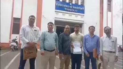 छिंदवाड़ा नगर: दमुआ को तहसील का दर्जा दिलाने के लिए व्यापारी और सामाजिक लोग कलेक्टर से मांग करने पहुंचे