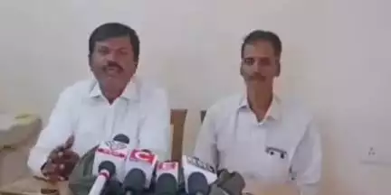 ಗುಡಿಬಂಡೆ: ಸರ್ಕಾರಿ ಶಾಲೆಗಳನ್ನು ಉಳಿಸಿ,ಬೆಳೆಸಬೇಕಿದೆ:ಪಟ್ಟಣದಲ್ಲಿ ಕಸಾಪ ತಾಲೂಕು ಘಟಕದ ಮಾಜಿ ಅಧ್ಯಕ್ಷ ಪ್ರೆಸ್ ಸುಬ್ಬರಾಯಪ್ಪ