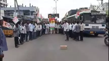 మధిర: మధిరలో  కాంగ్రెస్ అంటేనే రైతుల పక్షపాత పార్టీ మండల అధ్యక్షుడు సూరంశెట్టి కిషోర్