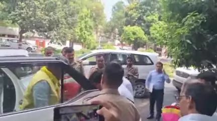 गाज़ीपुर: गाजीपुर में मुख्यमंत्री की समीक्षा बैठक में ओमप्रकाश राजभर ने सपा पर बोला हमला, कहा- PDA नहीं, परिवार डेवलेपमेंट अथॉरिटी है