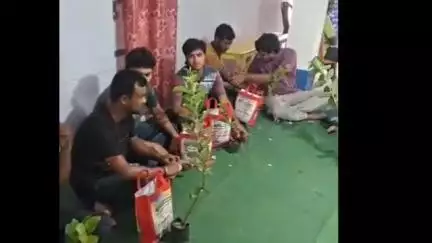 ডেবরা: পূর্ব দ্বারখোলা সমবায় সমিতির সাধারণ সভায় স্বেচ্ছায় রক্তদান শিবির হল মঙ্গলবার। রক্তদাতা ৫০ জন