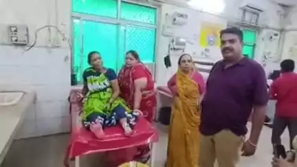बदायूं: बदायूं के अम्बेडकर पार्क पर बस से उतरते समय महिला के पैर पर चढ़ा रोडवेज बस का पहिया, चालक फरार