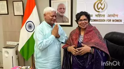 भीलवाड़ा: भीलवाड़ा सांसद ने दिल्ली में सड़क परिवहन मंत्री नितिन गडकरी व महिला आयोग की अध्यक्ष विजया किशोर रहाटकर से की मुलाकात