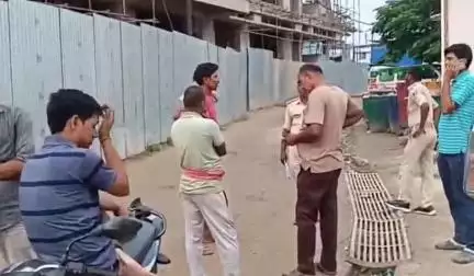 शिवाजी नगर: परसा पंचायत के वार्ड 3 में खेत में ठनका गिरने से व्यक्ति की मौत, परिवार में मचा कोहराम