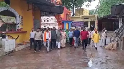 मंडला: जल गंगा संवर्धन अभियान के तहत माहिष्मती घाट पर स्वच्छता अभियान चलाया गया, पीएचई मंत्री भी रहे मौजूद