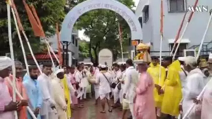 वर्धा: वर्ध्यातील वारकऱ्यांना पुण्यभूमीत पुरणपोळीचा पाहुणचार:पद्मश्री डॉ.सिंधुताई सपकाळ यांच्या संस्थेचा उपक्रम
