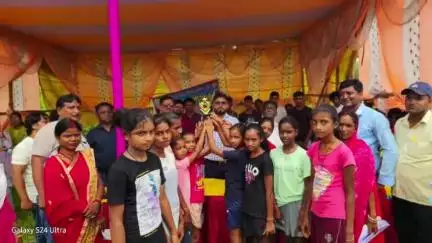 बलियापुर: बलियापुर में प्रखंड स्तरीय सुब्रतो फुटबॉल टूर्नामेंट शुरू, बलियापुर के अंचल अधिकारी उपस्थित रहे