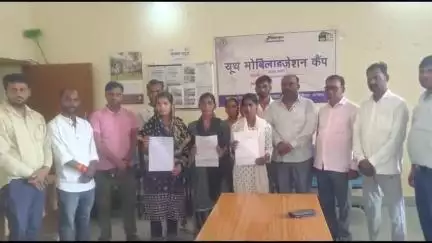प्रतापपुर: प्रतापपुर की ग्रामीण बेटियां सिलाई प्रशिक्षण के लिए रांची रवाना हुईं