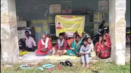 सिंघवारा: सनहपुर पंचायत से 11 साल का रणधीर कुमार दो साल से लापता, परिजन धरने पर बैठे