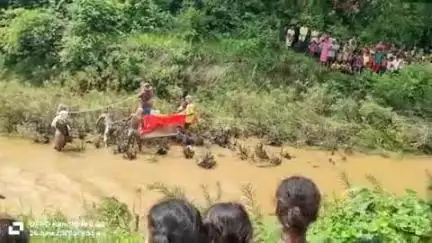 बोरियो: बोरियो पुलिस ने पत्थरधट्टा गांव के पास सिमड़ा नदी से एक युवक का शव बरामद किया