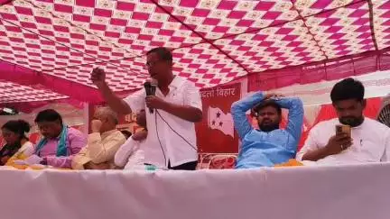 आरा: शाहाबाद जोन की बदलो बिहार यात्रा पहुंचा भोजपुर के अगिआंव,सभा को सम्बोधित करते क्यामुद्दीन अंसारी.